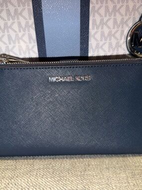 MICHAEL KORS JET SET DOUBLE ZIP WALLET
